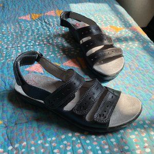 NWOT Klogs Kravings Lacie Black Strapped Sandals - Size 7